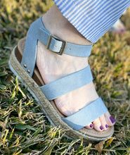 Load image into Gallery viewer, Light Blue Platform Sandals
